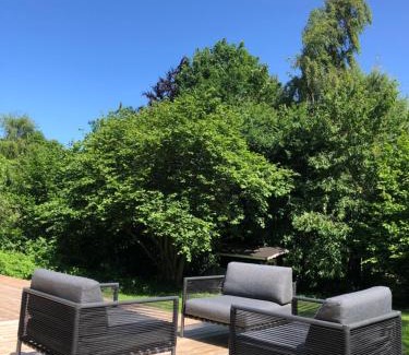 Melby Apartment | Liseleje sommerhus på naturgrund