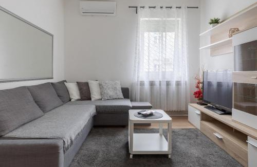 Zagreb Apartment | Lisinski apartment with private parking