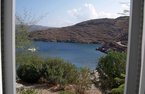 Kithnos House | Listening to the sea. Sea front house in Potamia bay, 50m from water.