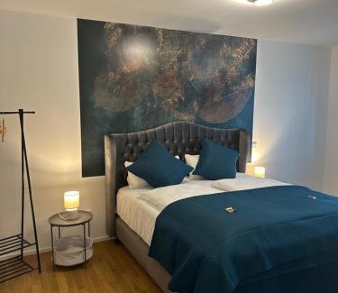 Sudliche Innenstadt Apartment | Lit Living: Luxus - Box Spring - Parking - Terrace