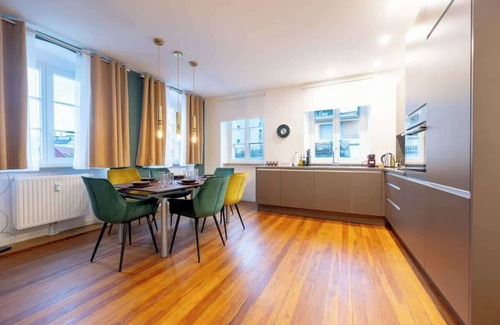 Weinheim House | LiT LiVING: The big Luxus - 5 BR - Parking