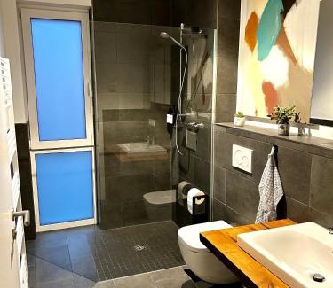 Korbecke Apartment | LITELIVING Cozy Suite - Sauna - Balkon - Parken - BBQ - Modern & Gemütlich