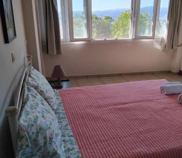 Karousades Apartment | Litsa House