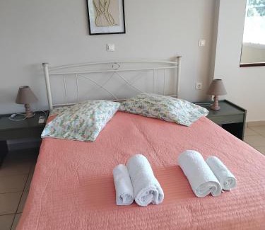 Karousades Apartment | Litsa House