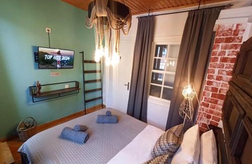 Karpenisi House | Little Angelo's Cottage - Greek Summer Escape