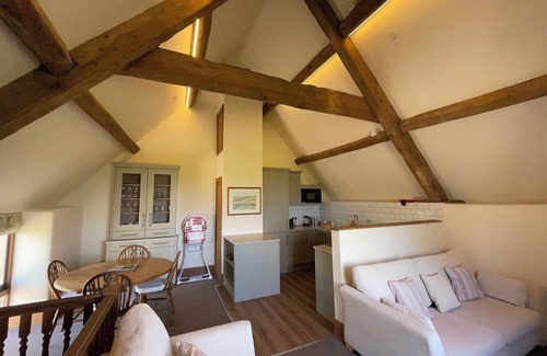 Kingston House | Little Barn Escape: Serene Getaway with Scenic Views of Corfe Castle