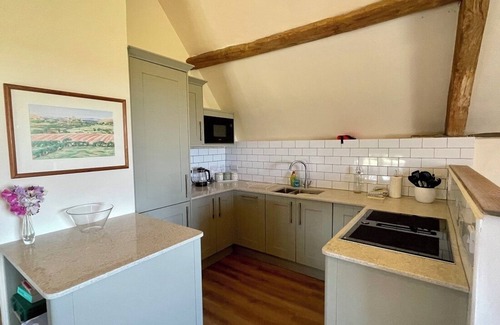Kingston House | Little Barn Escape: Serene Getaway with Scenic Views of Corfe Castle