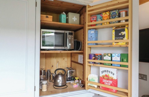 Orwell Cottage | LITTLE BARN, romantic, with a garden in Orwell