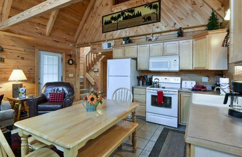 Branson Cedars Condo | Little Bear in Branson | 2 Bed, 2 Bath
