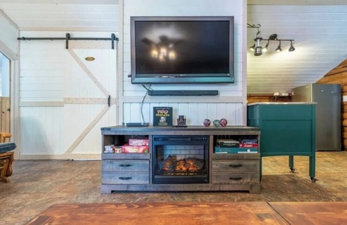 Gold Bar Cabin | Little Bear's Bungalow; Log Cabin w/Mountain views