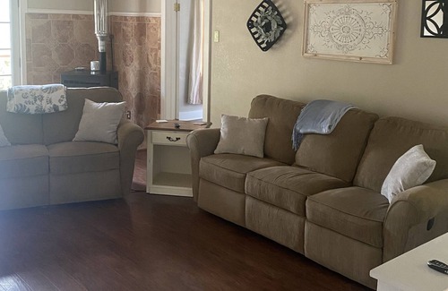 Forsyth House | Little Bell Bungalow, Great Views & Quiet Location