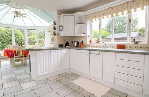 Tenterden Cottage | LITTLE BIRCHES, pet friendly, with a garden in Tenterden