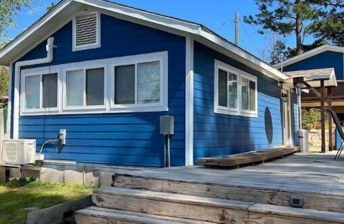 Mineola Cabin | Little Blue Cabin by Lake Holbrook