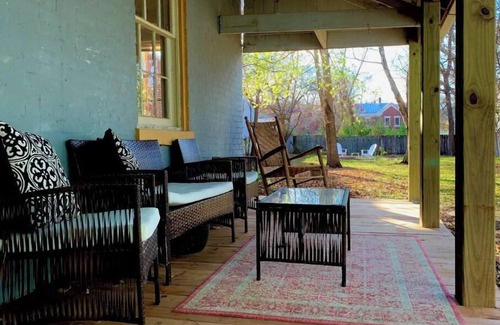 Lake Forest Estates House | "Little Brick House on Main (1865)”
