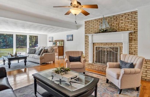 Goodview House | Little Brook Point - SML