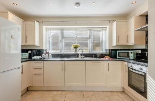 Heacham House | Little Bunting