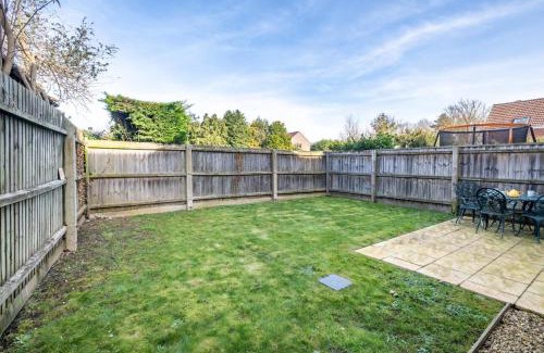Heacham House | Little Bunting