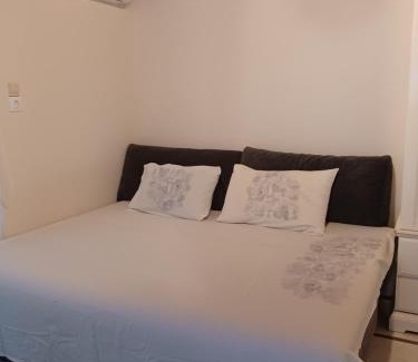 Myrina Apartment | Little Cottage with Garden