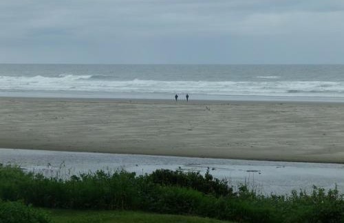 Newport Hotel | Little Creek Cove Beach Resort