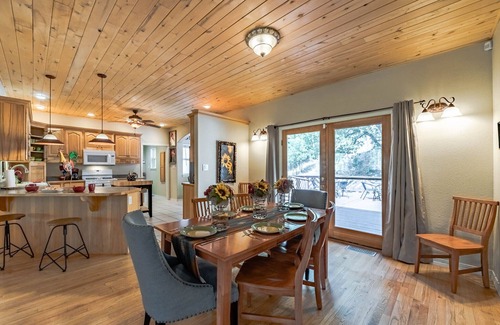 Alto Cabin | Little Creek Retreat