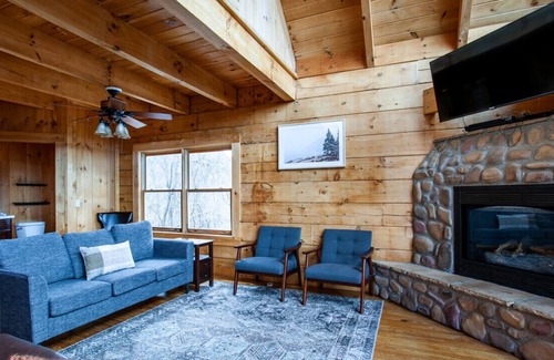 Chalet Village Cabin | Little Cub Retreat Mtn View, Hot Tub, Indoor Pool
