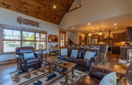 Elk Park House | Little Cubs Cabin at Eagles Nest
