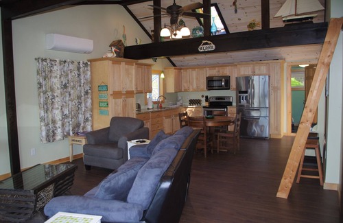 Holland Cottage | Little Dipper Retreat Lakefront Cottage, Sunsets & Kayaks!