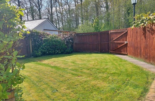 Liverton Cottage | Little Dunley - Lake View