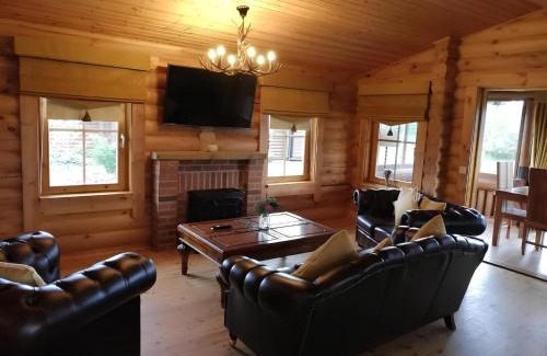 Bridlington House | Little Eden Country Park, Bridlington with Private Hot Tubs