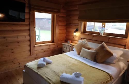 Bridlington House | Little Eden Country Park, Bridlington with Private Hot Tubs