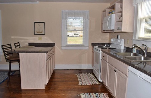 Chincoteague Cottage | Little Grit Cottage - Quiet Natural Setting