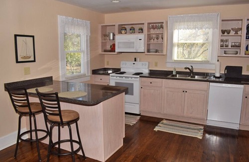 Chincoteague Cottage | Little Grit Cottage - Quiet Natural Setting