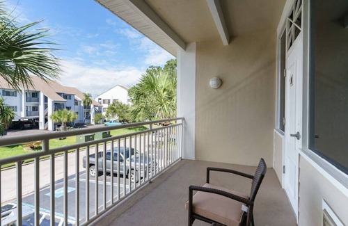Ruskin Condo | LITTLE HARBOR RESORT U408 Balcony/Resort Amenities! Free Parking/Wifi/Self Check in/Restaurants