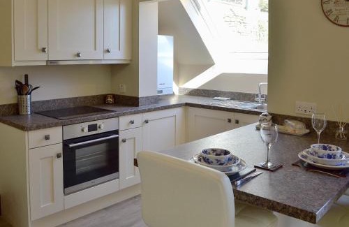 Baslow House | Little Hoot