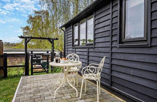Pin Mill House | Little Hoppits