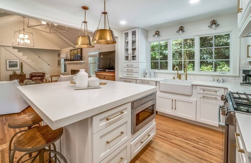 Lake Sequoyah House | Little House In The Woods | Stunning Kitchen With Designer Touches