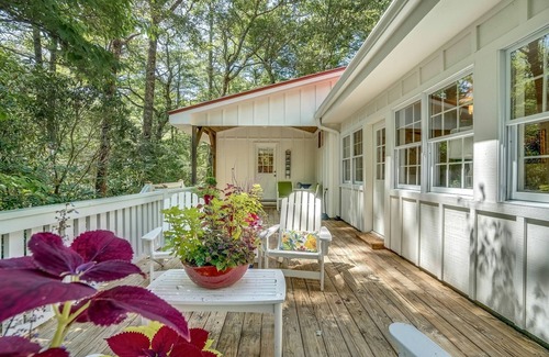 Lake Sequoyah House | Little House In The Woods | Stunning Kitchen With Designer Touches