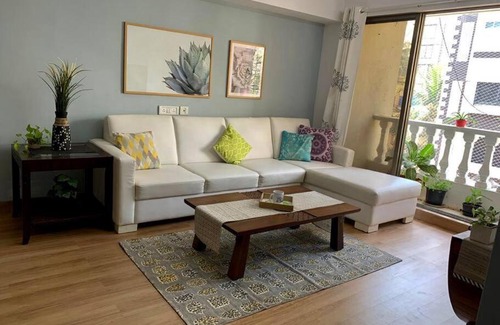 Bandra West Apartment | Little Hut 301, 27th Road, Khar West by Connekt Homes