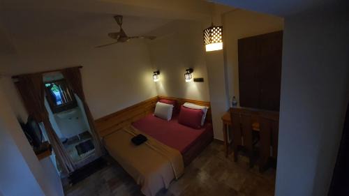 Mahabalipuram Beach Bed & Breakfast | Little Island (Beach Cafe & Guest House)