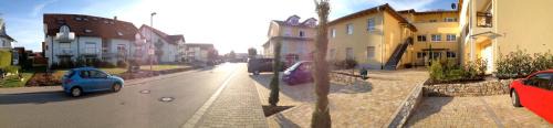 Rust Apartment | LITTLE ITALY Studio - EP Ticket Garantie