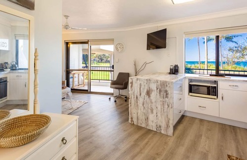 Lammermoor Beach Apartment | Little L' Amor is the perfect spot for a couples getaway.