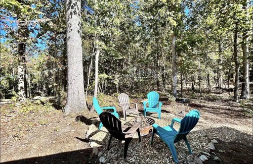 Eclectic House | Little Lake Getaway Walking Distance to Lake Martin, Pet Friendly