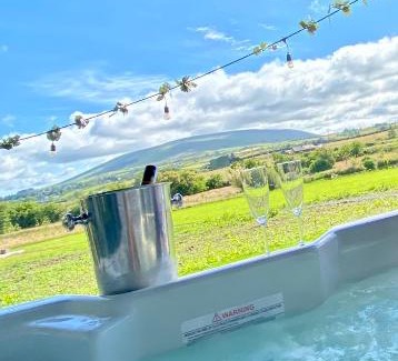 Armoy Bed & Breakfast | Little Lake Lodge
