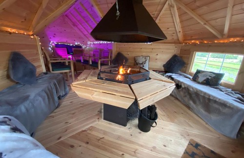 Armoy Bed & Breakfast | Little Lake Lodge