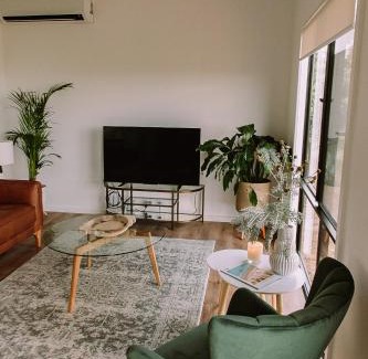 Willunga House | Little Lodge - Willunga - C21 SouthCoast Holidays