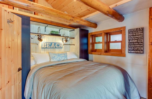 Medina House | Little Log Cabin on Lake Washington