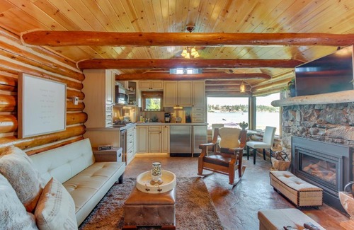 Medina House | Little Log Cabin on Lake Washington