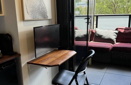 Braddon Apartment | Little Midnight 1 in the heart of town
