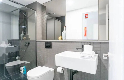 Braddon Apartment | Little Midnight 2 in the heart of town