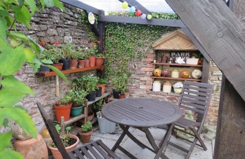 Coalpit Heath Apartment | Little Orchard Apartment